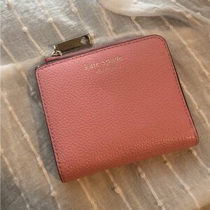 Kate Spade Small l-zip bifold wallet Eva bright carnation